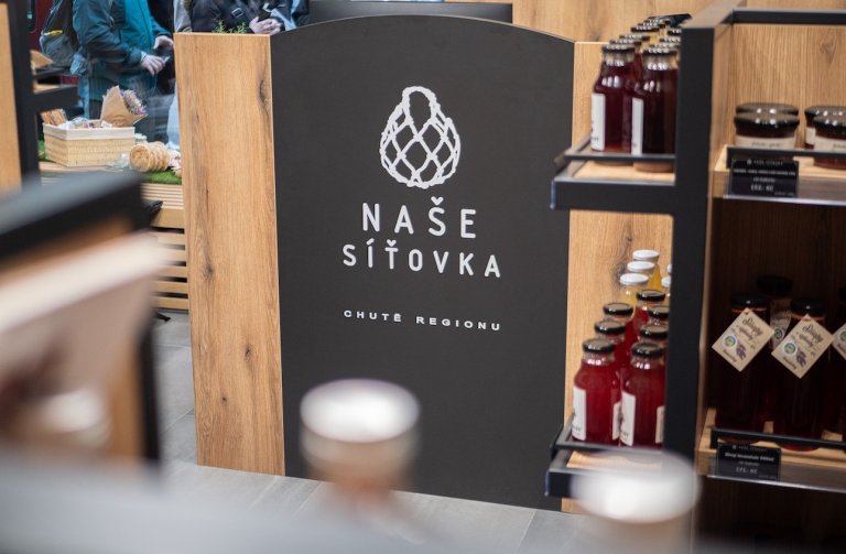 Zamilujte se do lokálních potravin: Nová prodejna NAŠE SÍŤOVKA se otevřela v srdci Prahy